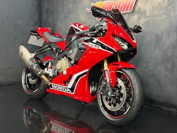 Used Honda CBR1000RR Fireblade 2017 for sale - bike-79658312: Photo