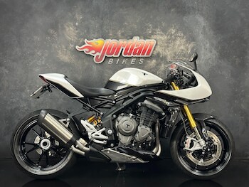 Used Triumph Speed Triple 1200 undefined for sale - bike-78947554: Photo