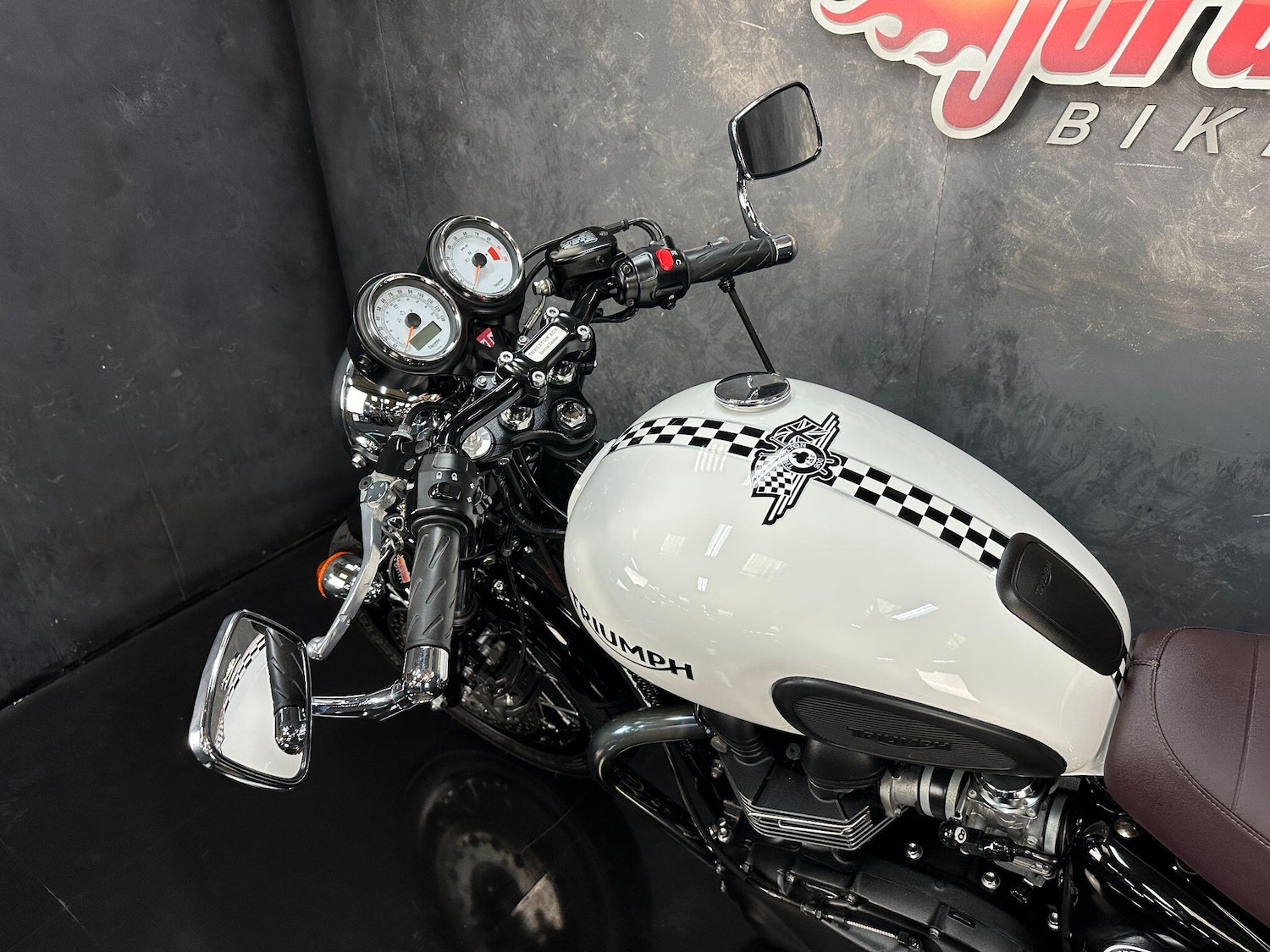 Used Triumph THRUXTON 2015 for sale - 78648811: Photo 39