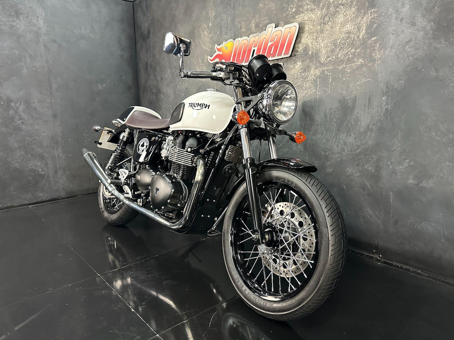 Used Triumph THRUXTON 2015 for sale - 78648811: Photo 4