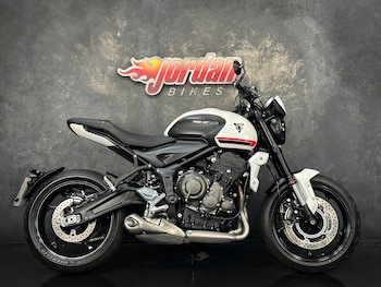 Used Triumph TRIDENT 2022 for sale - bike-78741064: Photo