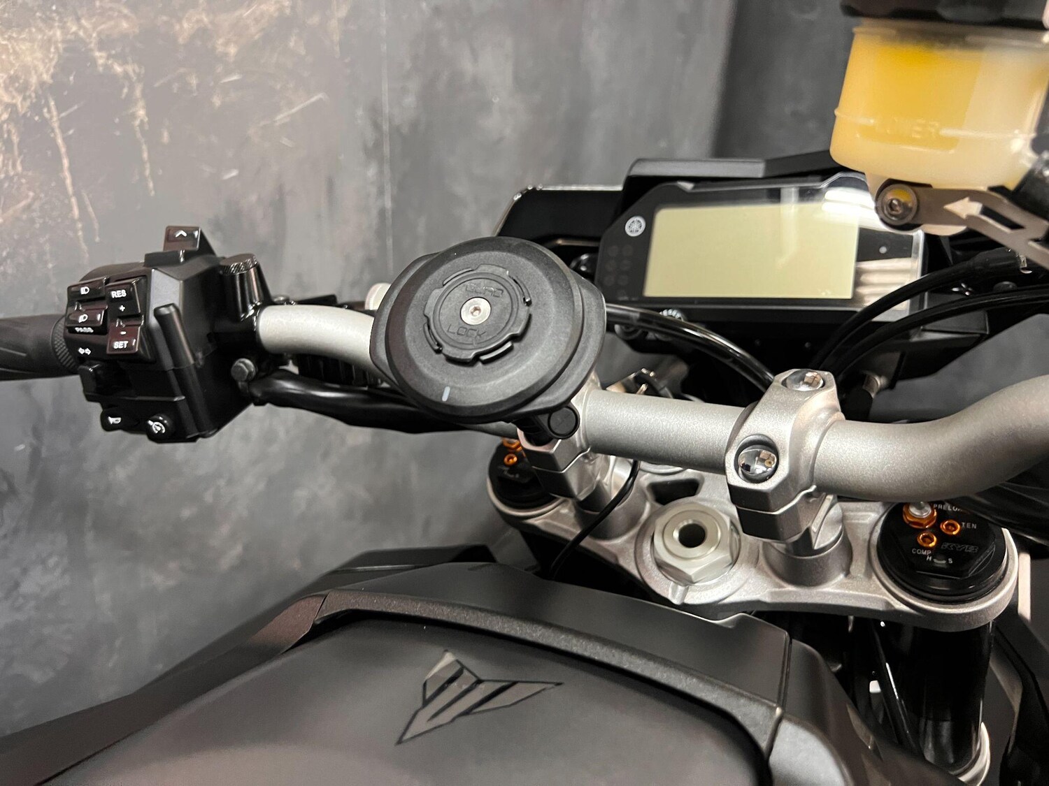 Used Yamaha MT-10 2018 for sale - 78636895: Photo 27