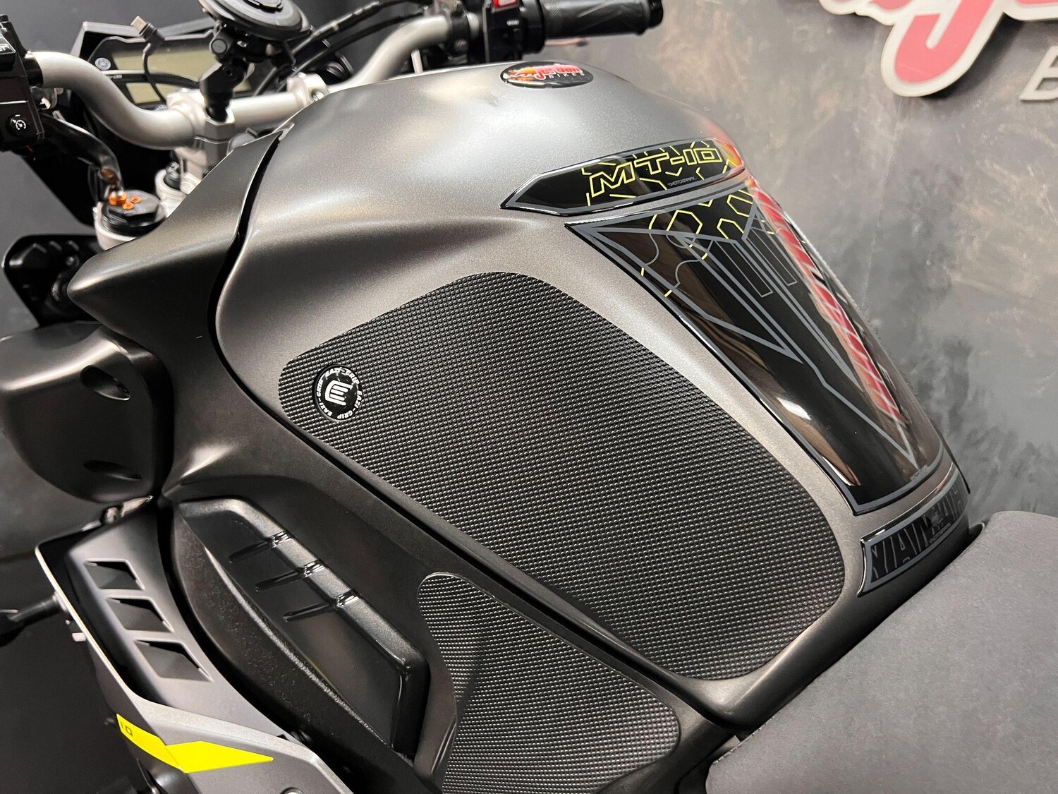 Used Yamaha MT-10 2018 for sale - 78636895: Photo 40