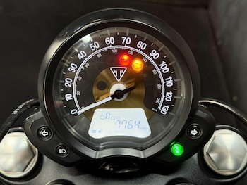 Used Triumph Bobber 2017 for sale - bike-78891190: Photo