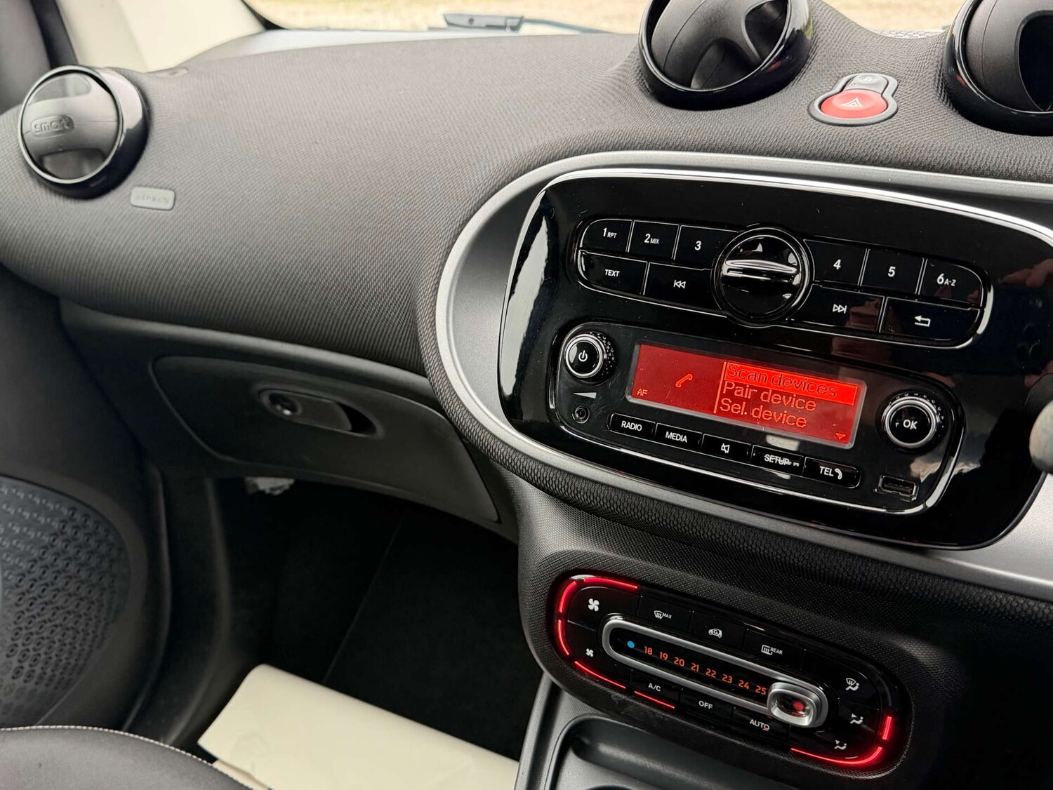 Used smart fortwo 2016 for sale - 77653015: Photo 19