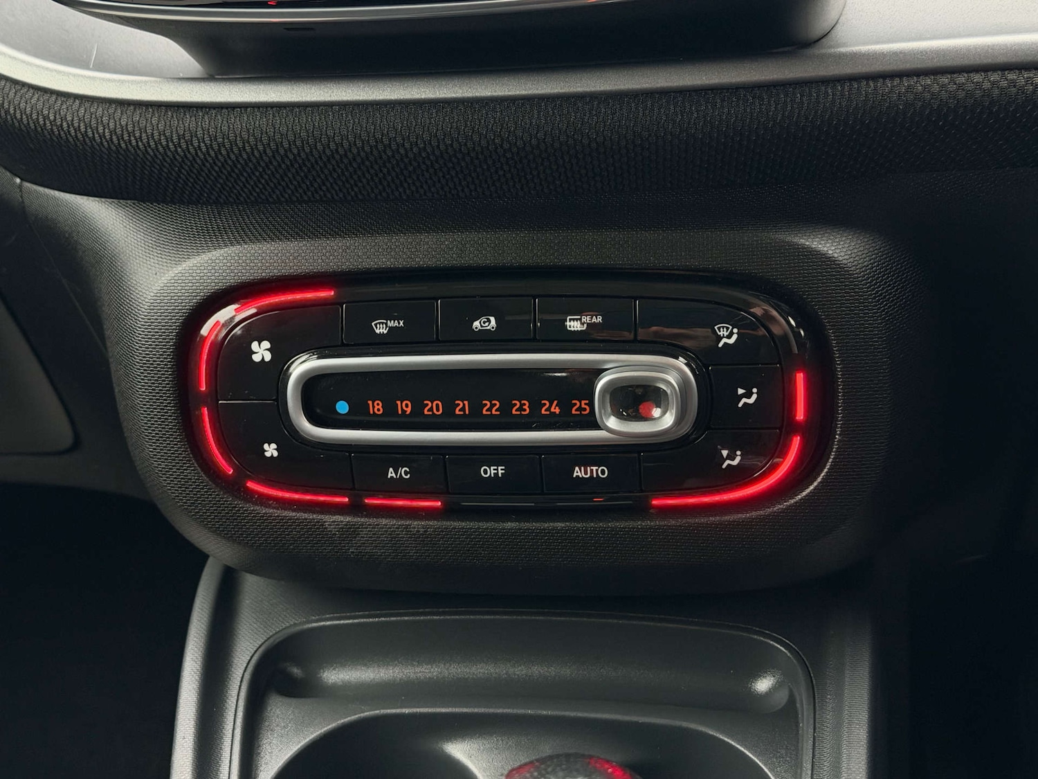 Used smart fortwo 2016 for sale - 77653015: Photo 28