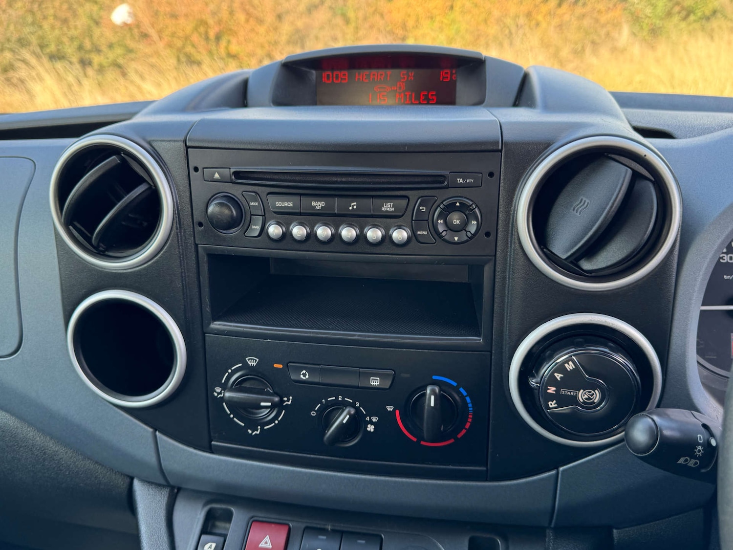 Used Peugeot Partner Tepee 2014 for sale - 76599681: Photo 32