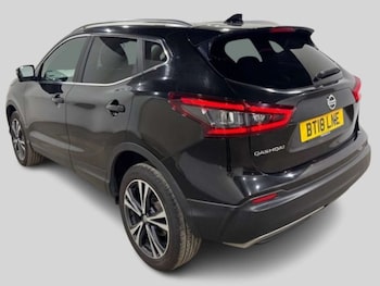Used Nissan Qashqai 2018 for sale - 76117762: Photo 2