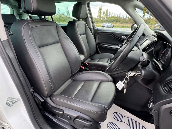Used Vauxhall Zafira Tourer 2017 for sale - 76117761: Photo 15