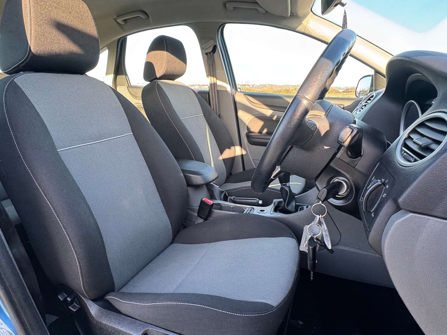 Used Ford Focus 2010 for sale - 77641668: Photo 13