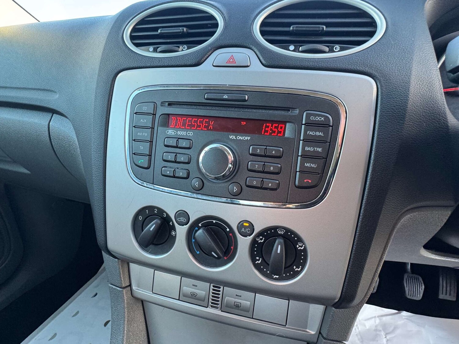 Used Ford Focus 2010 for sale - 77641668: Photo 36