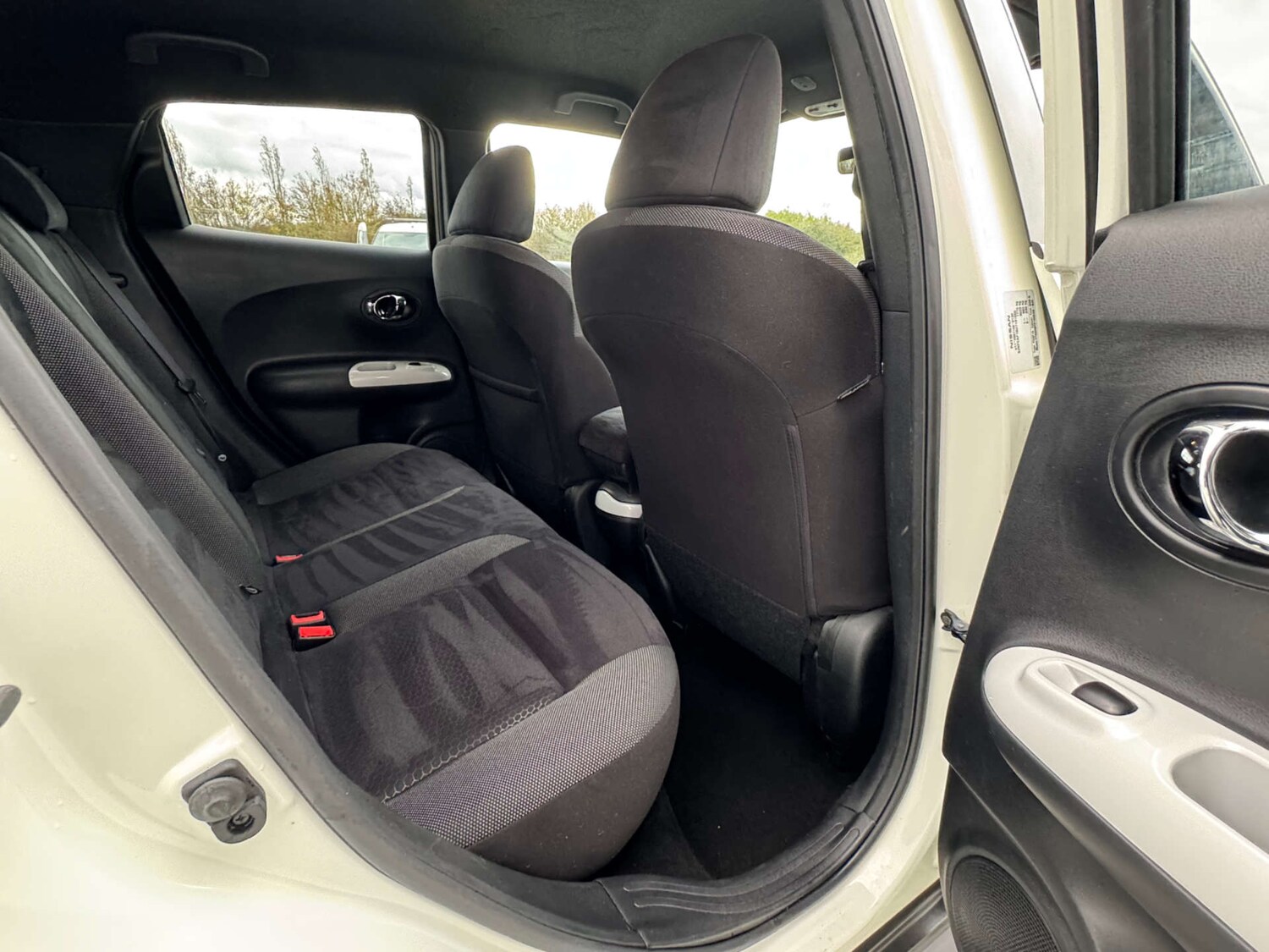 Used Nissan Juke 2015 for sale - 76600569: Photo 24