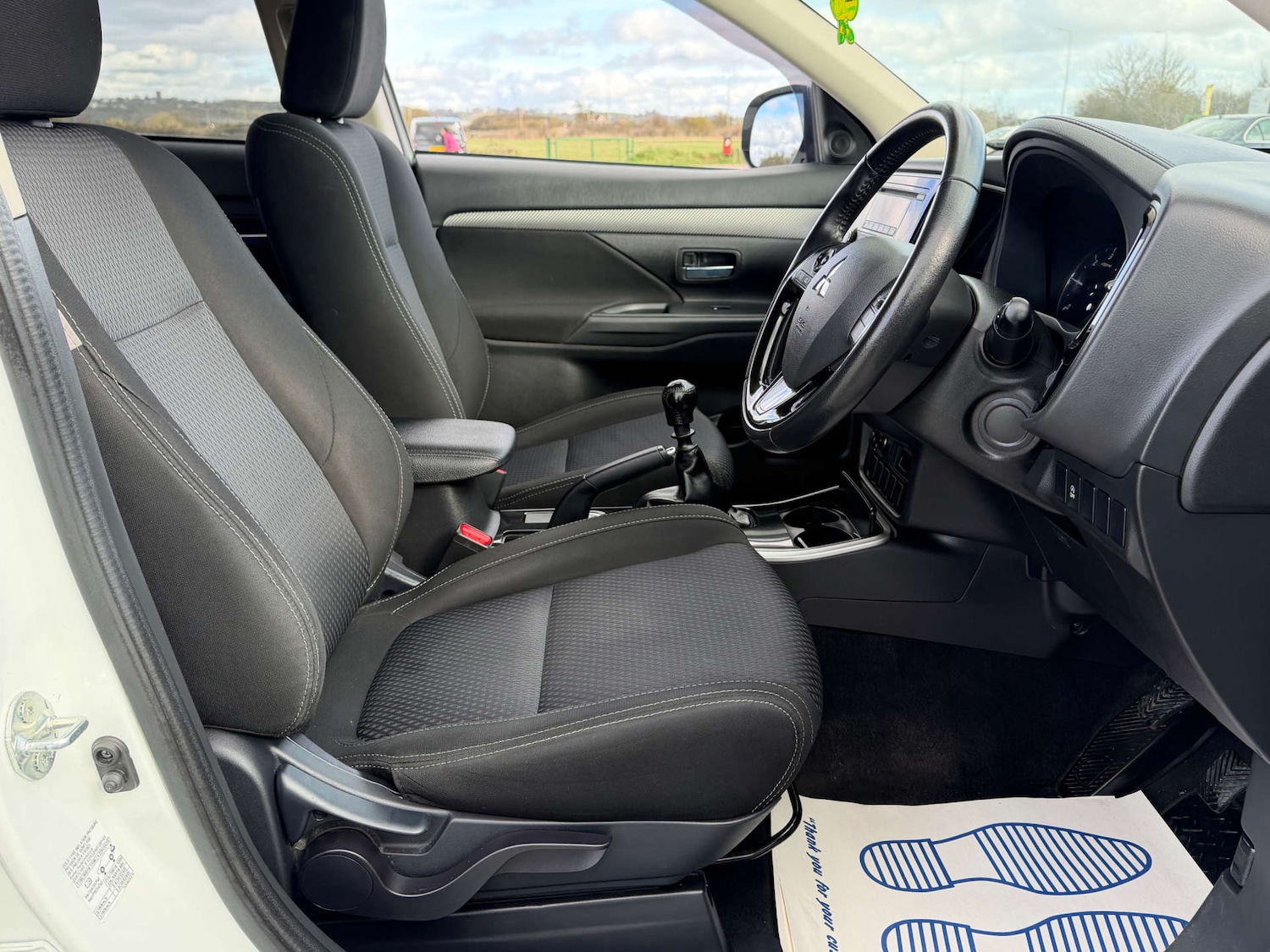 Used Mitsubishi Outlander 2017 for sale - 77641704: Photo 11