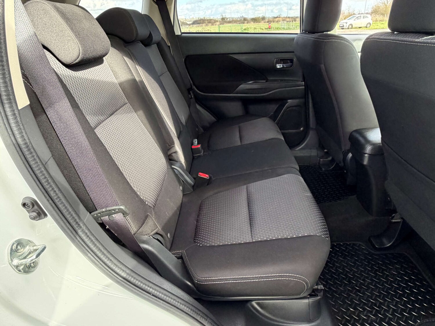 Used Mitsubishi Outlander 2017 for sale - 77641704: Photo 27