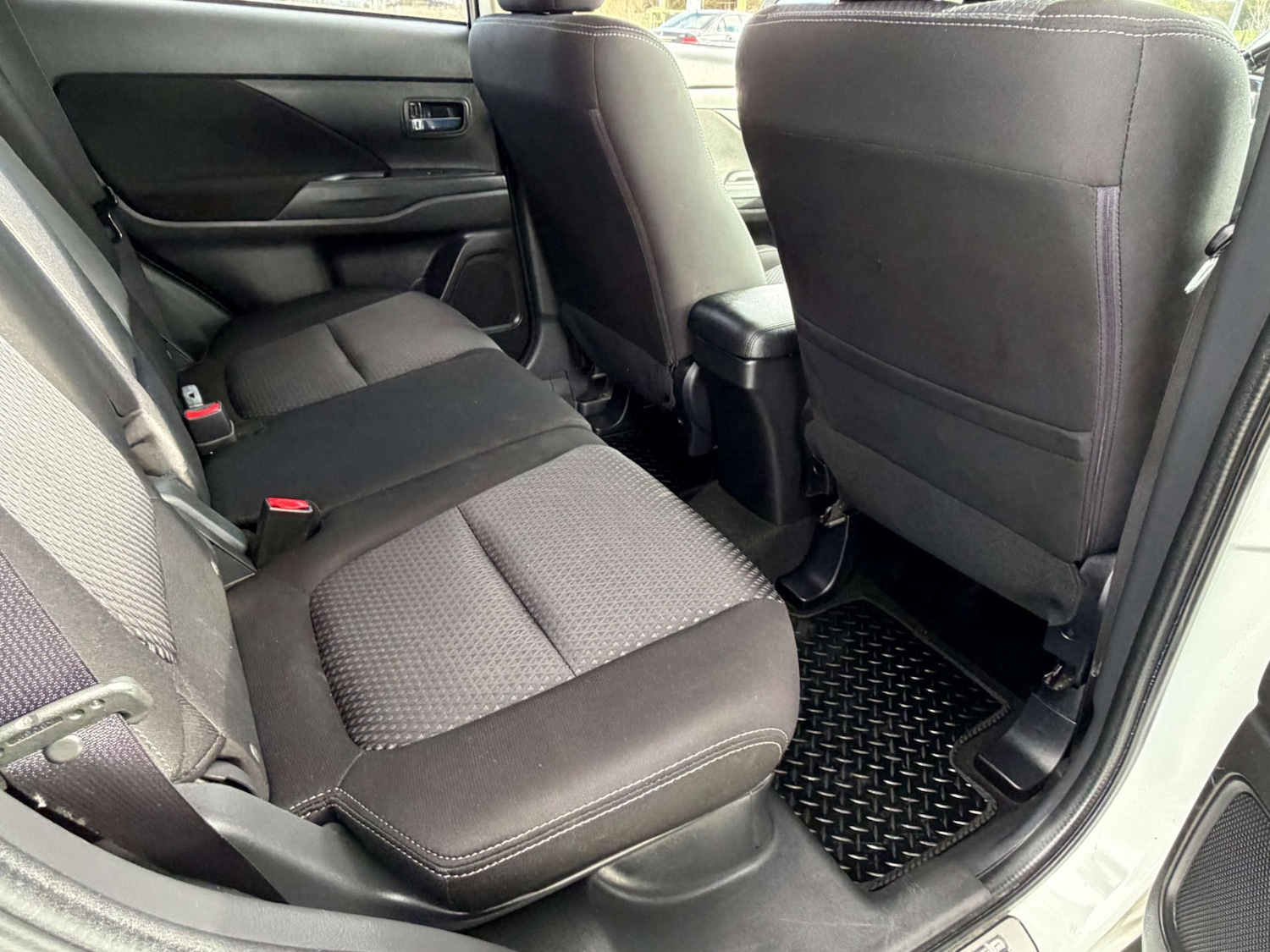 Used Mitsubishi Outlander 2017 for sale - 77641704: Photo 31