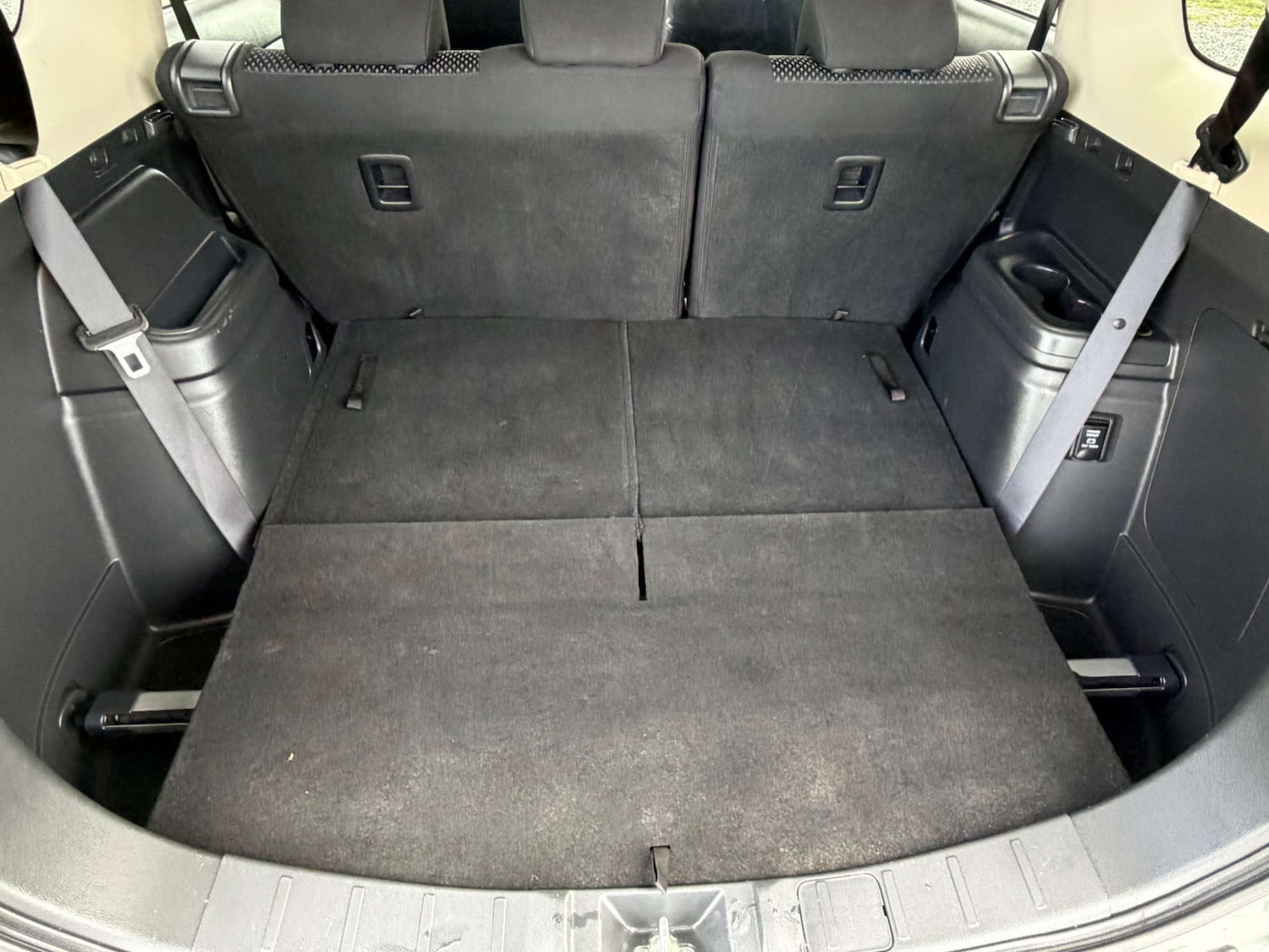 Used Mitsubishi Outlander 2017 for sale - 77641704: Photo 36