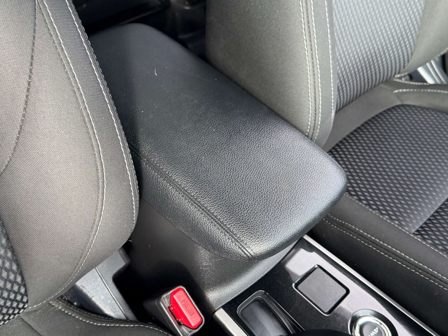 Used Mitsubishi Outlander 2017 for sale - 77641704: Photo 45