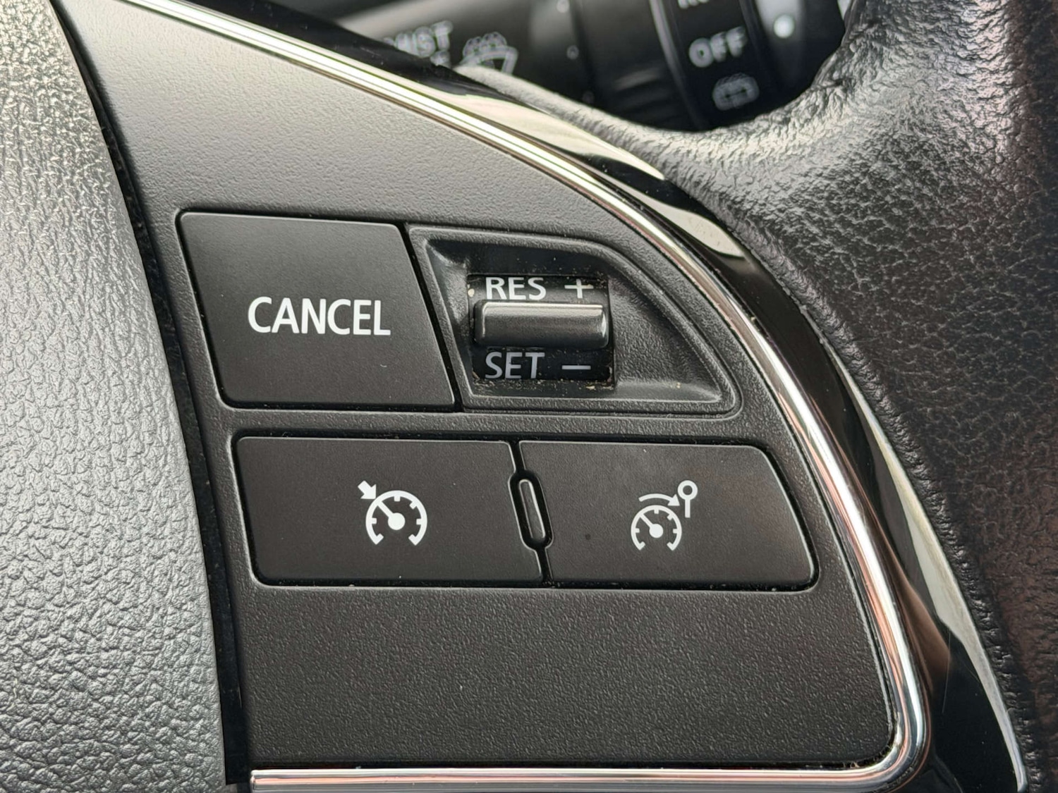 Used Mitsubishi Outlander 2017 for sale - 77641704: Photo 48