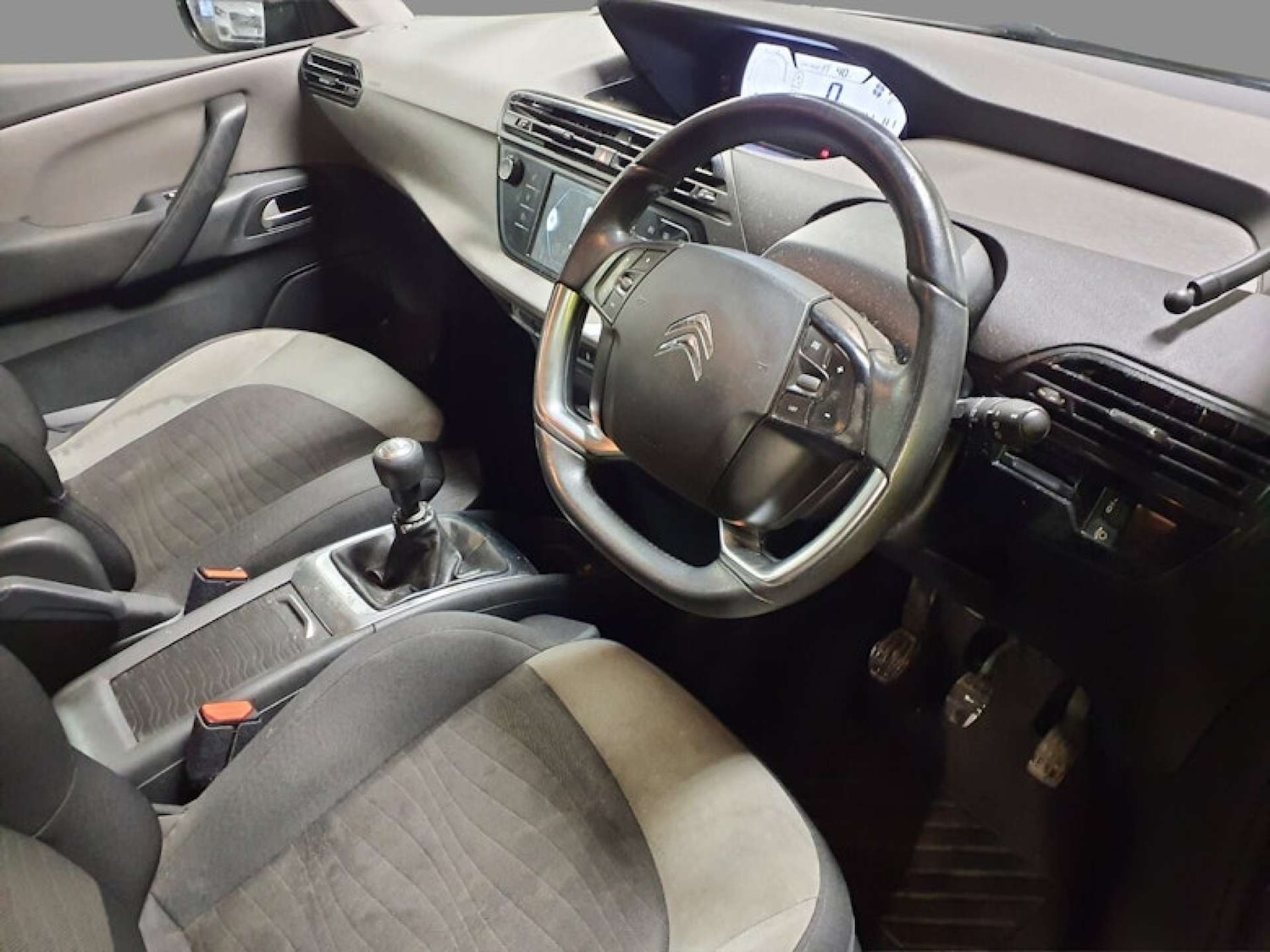 Used Citroen C4 Picasso 2015 for sale - 76618186: Photo 5