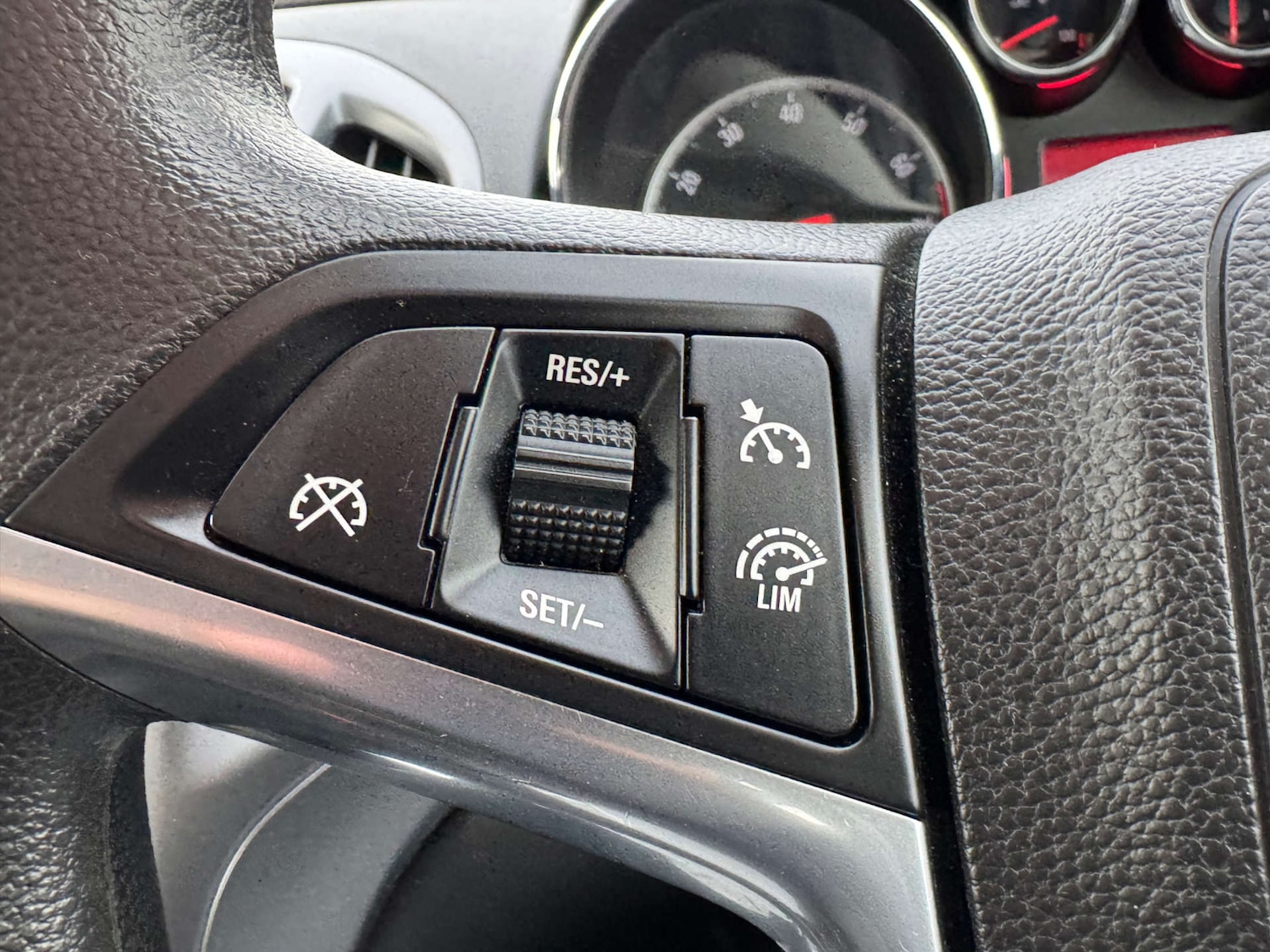 Used Vauxhall Astra 2012 for sale - 76600781: Photo 25