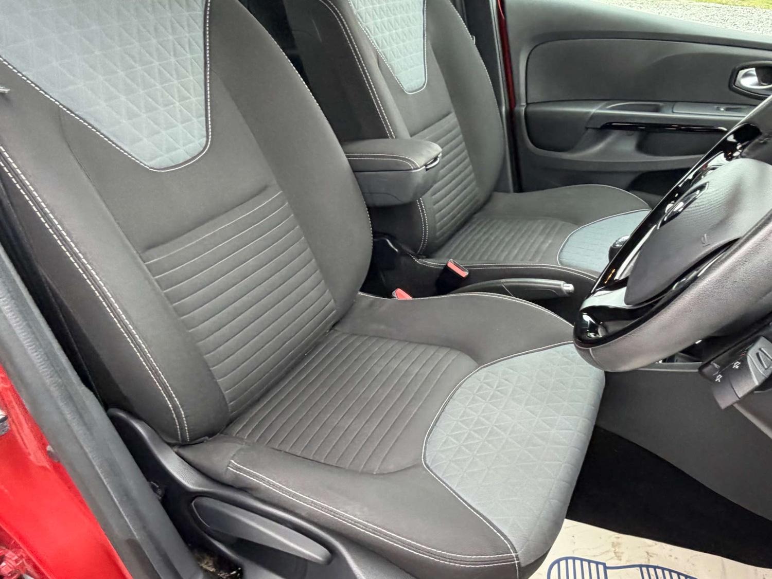 Used Renault Clio 2015 for sale - 77641637: Photo 13