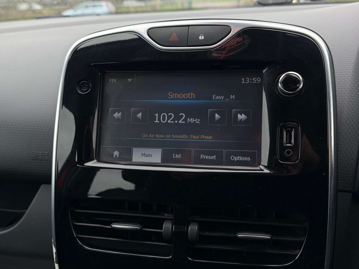 Used Renault Clio 2015 for sale - 77641637: Photo 39