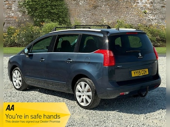 Used Peugeot 5008 2015 for sale - 77641717: Photo