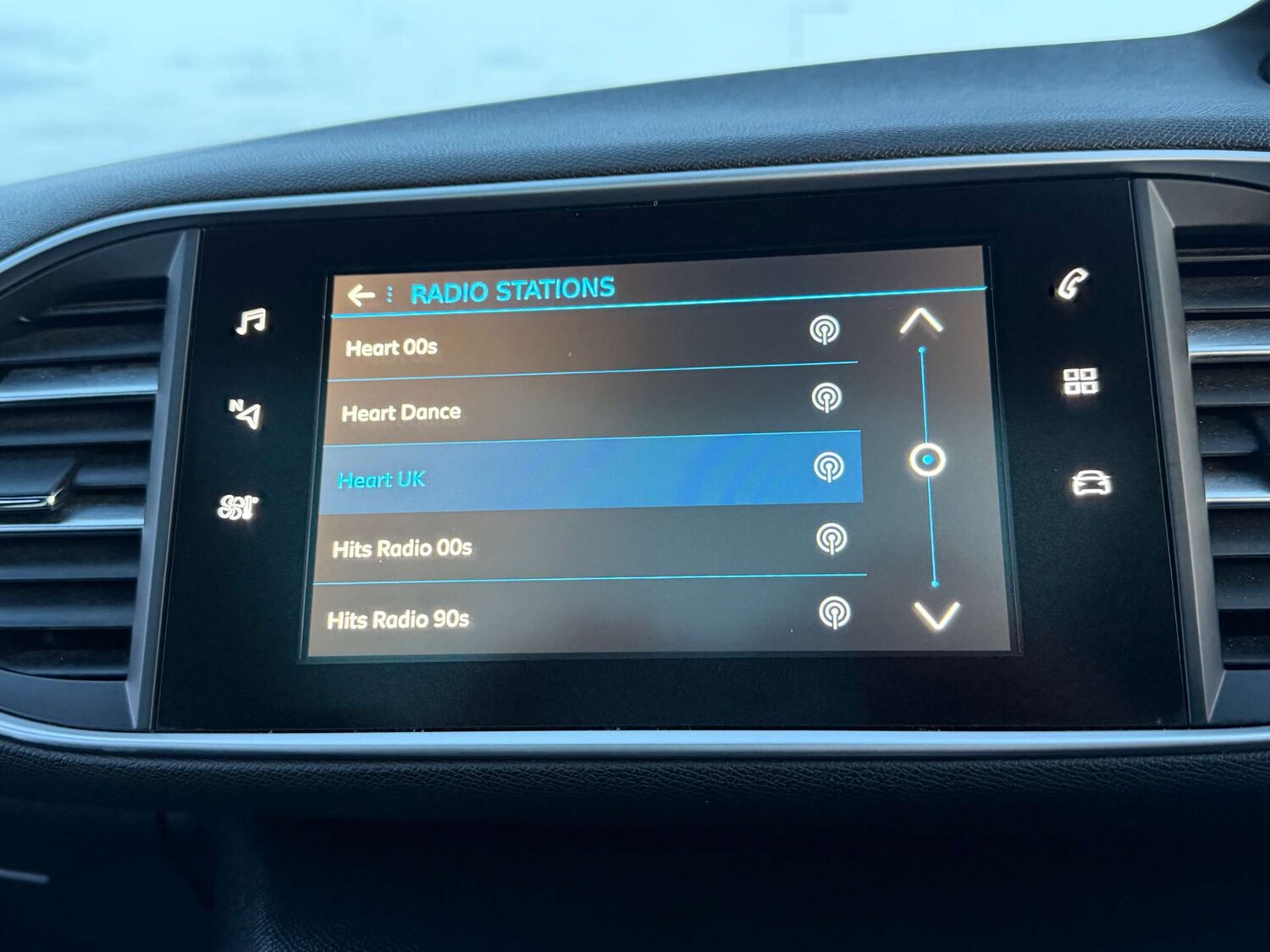 Used Peugeot 308 2018 for sale - 77641694: Photo 34