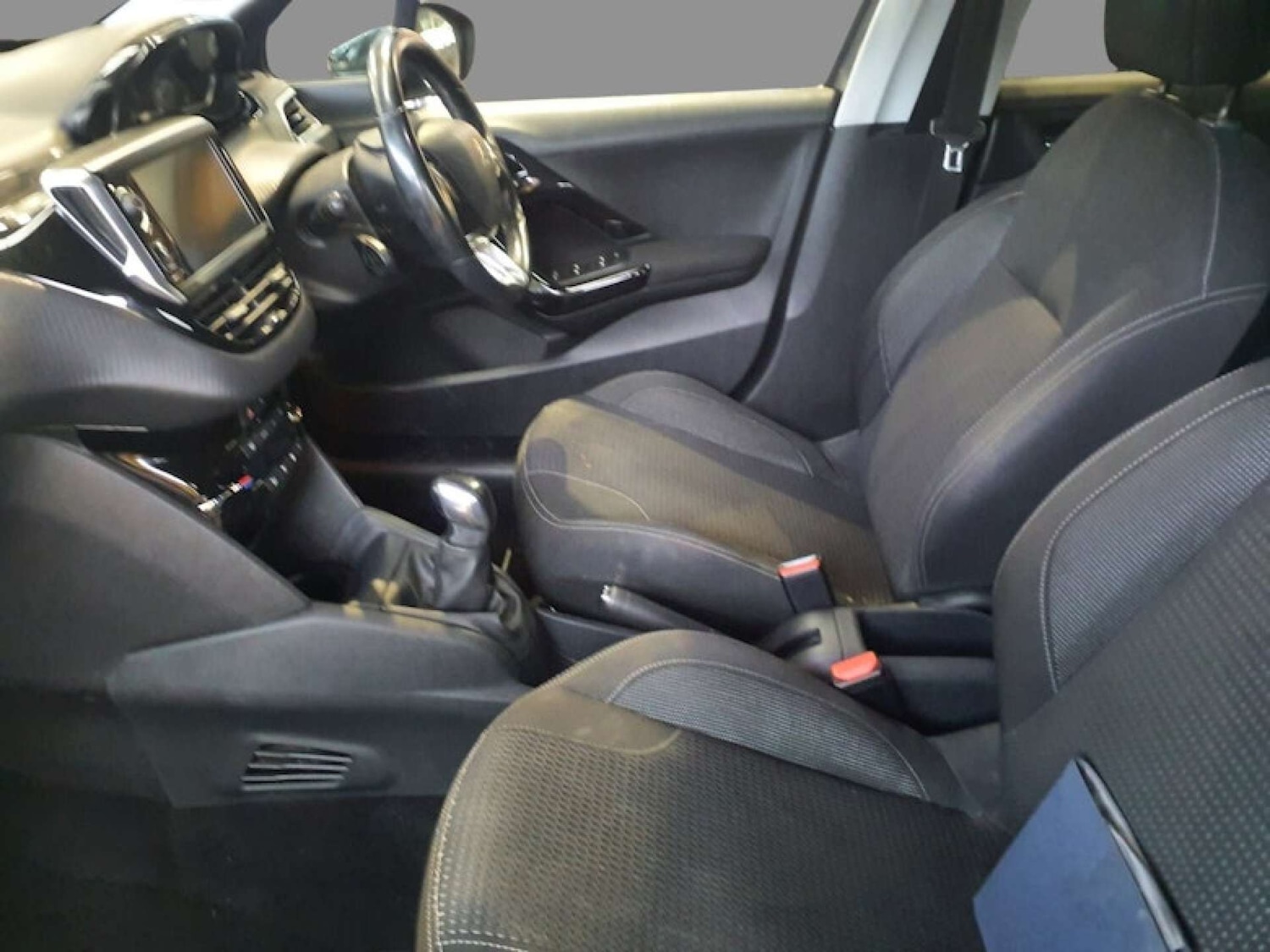 Used Peugeot 208 2018 for sale - 76600606: Photo 5