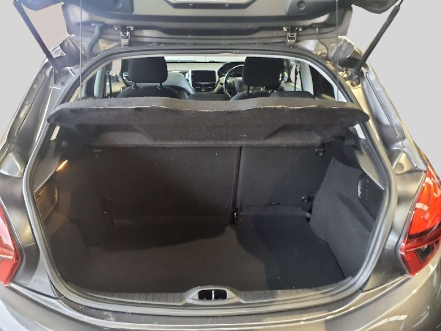 Used Peugeot 208 2018 for sale - 76600606: Photo 6