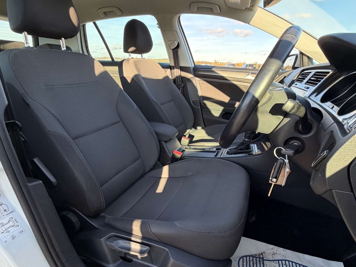 Used Volkswagen Golf 2017 for sale - 77655540: Photo 14