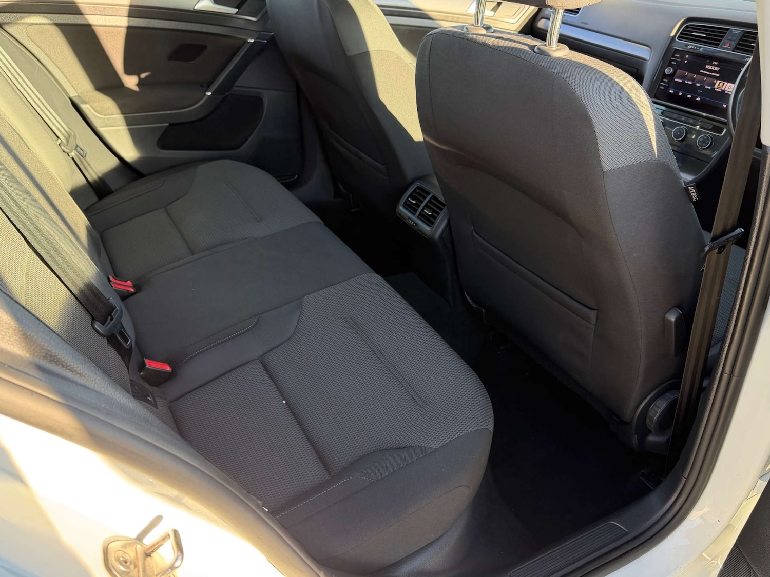 Used Volkswagen Golf 2017 for sale - 77655540: Photo 25