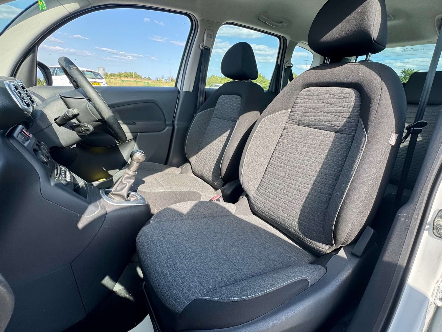 Used Citroen C3 Picasso 2016 for sale - 76117748: Photo 20
