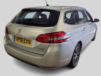 Used Peugeot 308 2016 for sale - 76117803: Photo