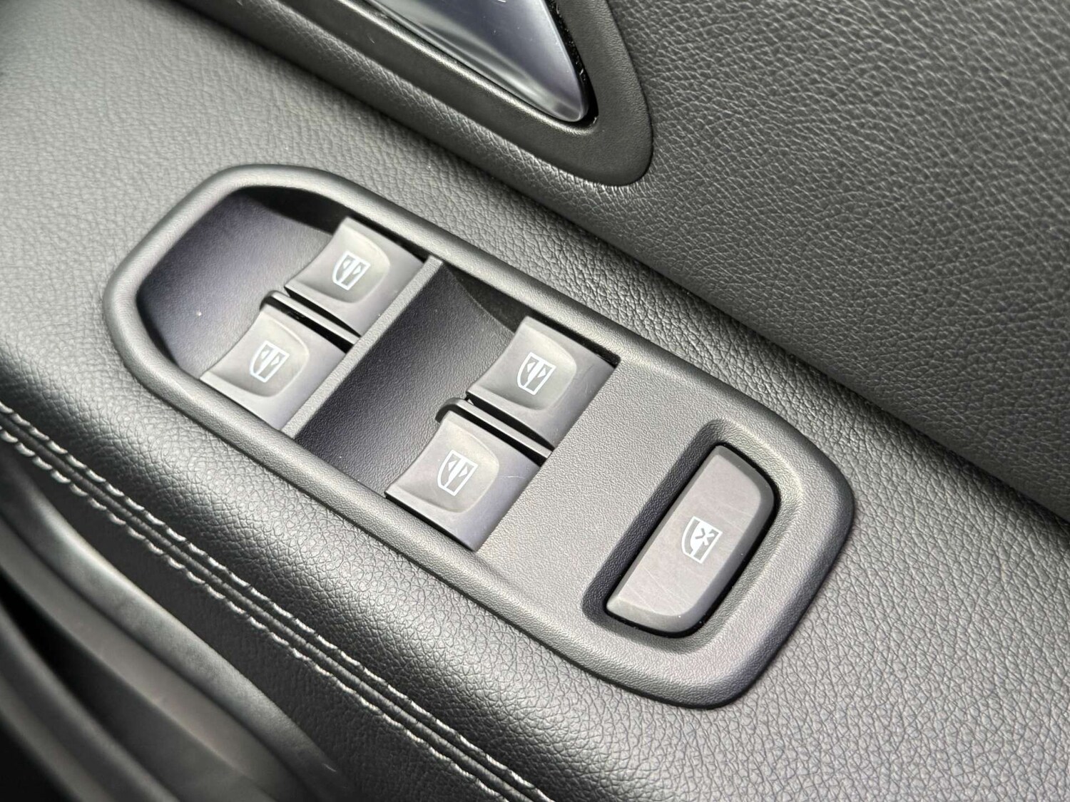 Used Dacia Duster 2018 for sale - 76275290: Photo 42