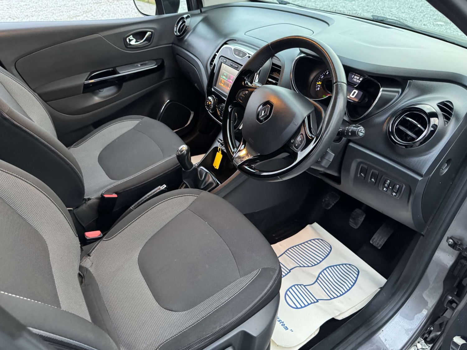 Used Renault Captur 2015 for sale - 76556050: Photo 12