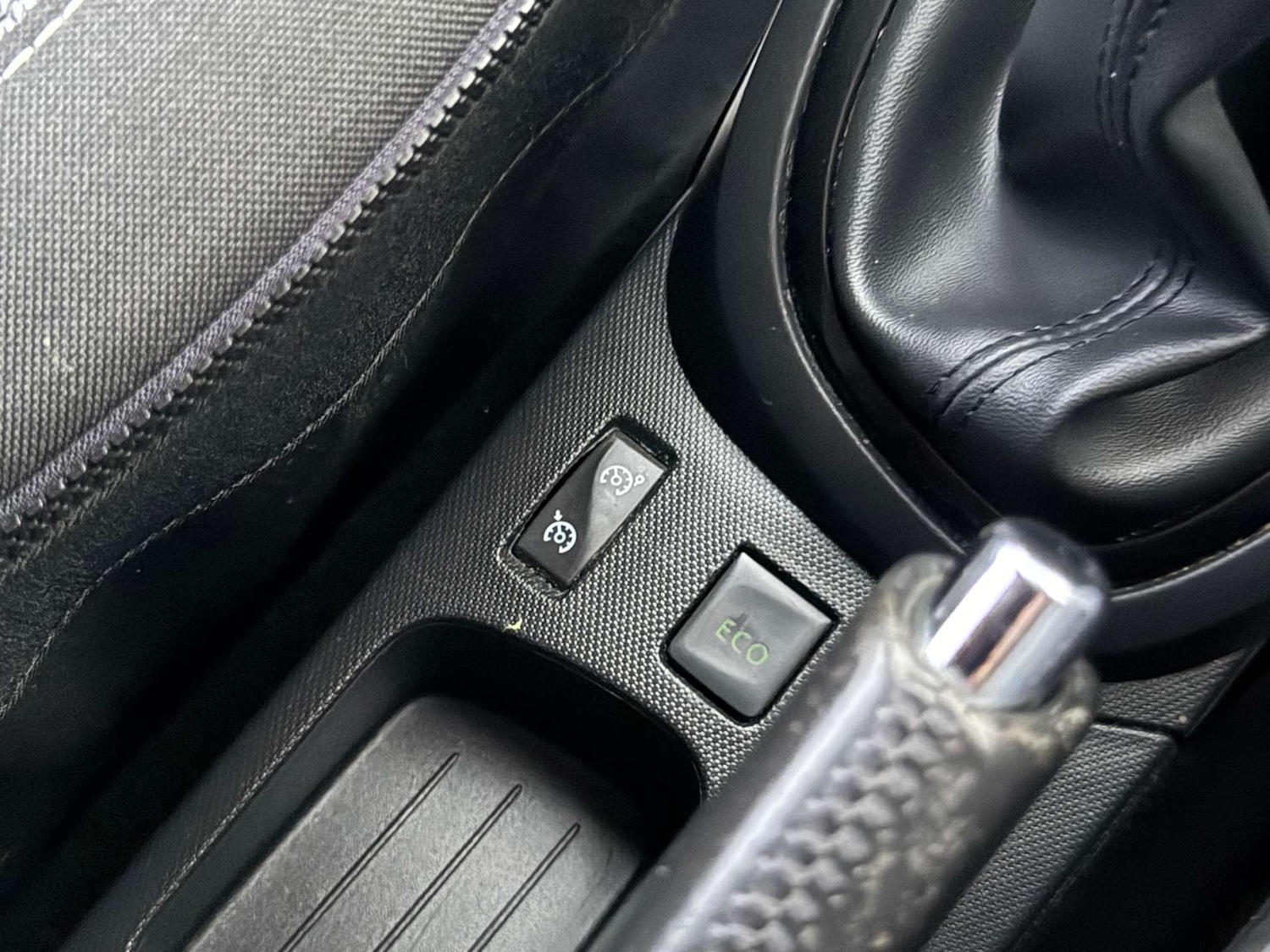 Used Renault Captur 2015 for sale - 76556050: Photo 27