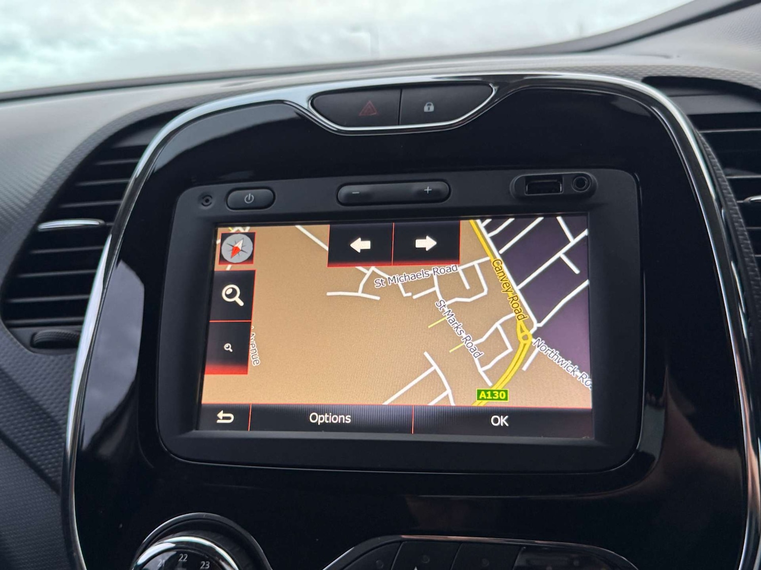 Used Renault Captur 2015 for sale - 76556050: Photo 32