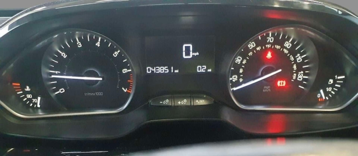 Used Peugeot 208 2017 for sale - 76628266: Photo 9