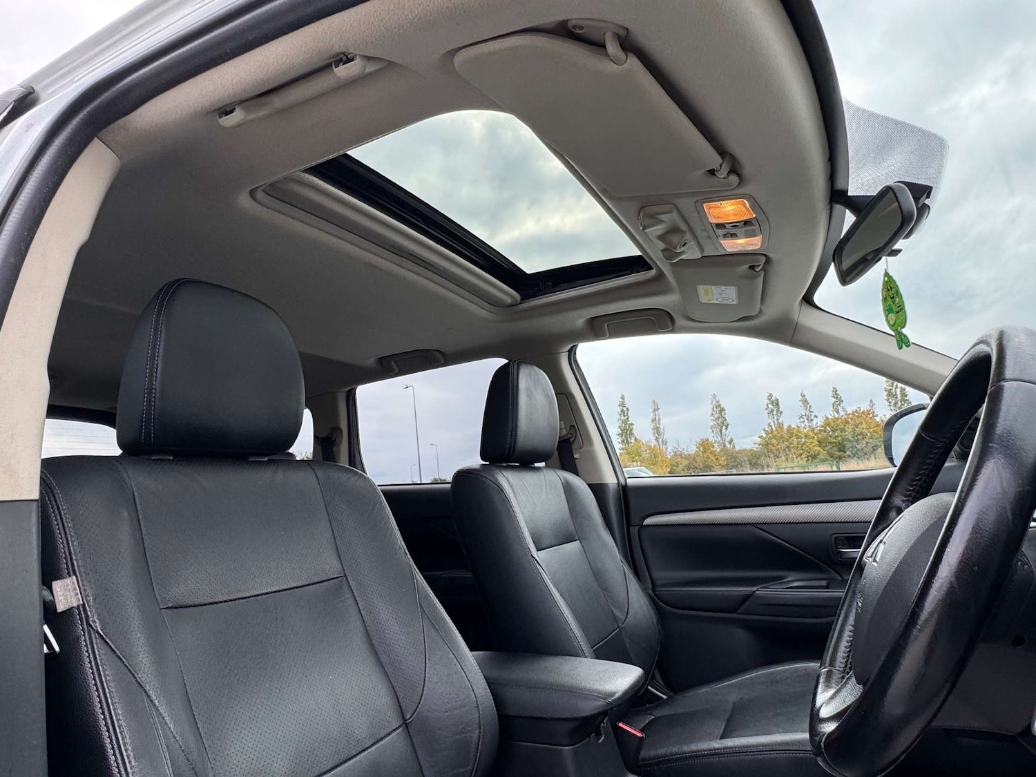 Used Mitsubishi Outlander 2014 for sale - 76600870: Photo 21