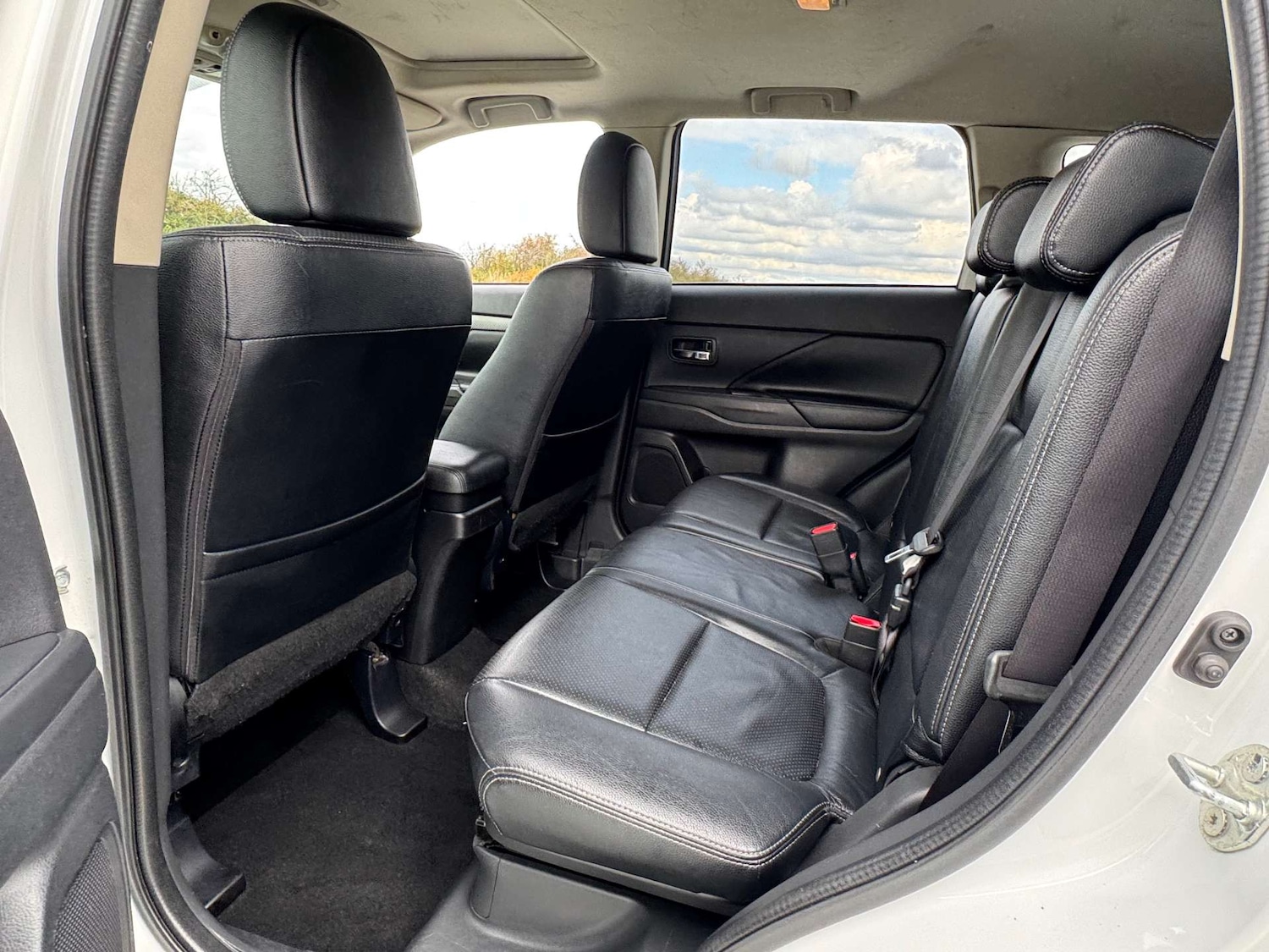 Used Mitsubishi Outlander 2014 for sale - 76600870: Photo 31