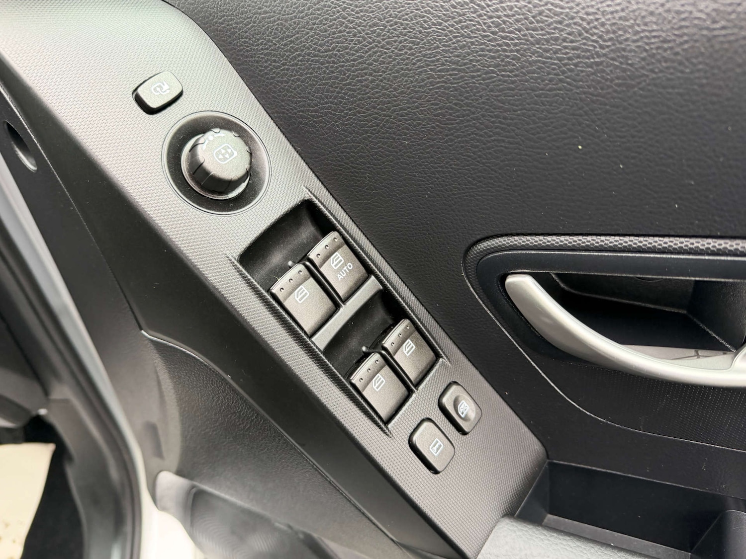 Used Ssangyong Korando 2013 for sale - 77693793: Photo 48