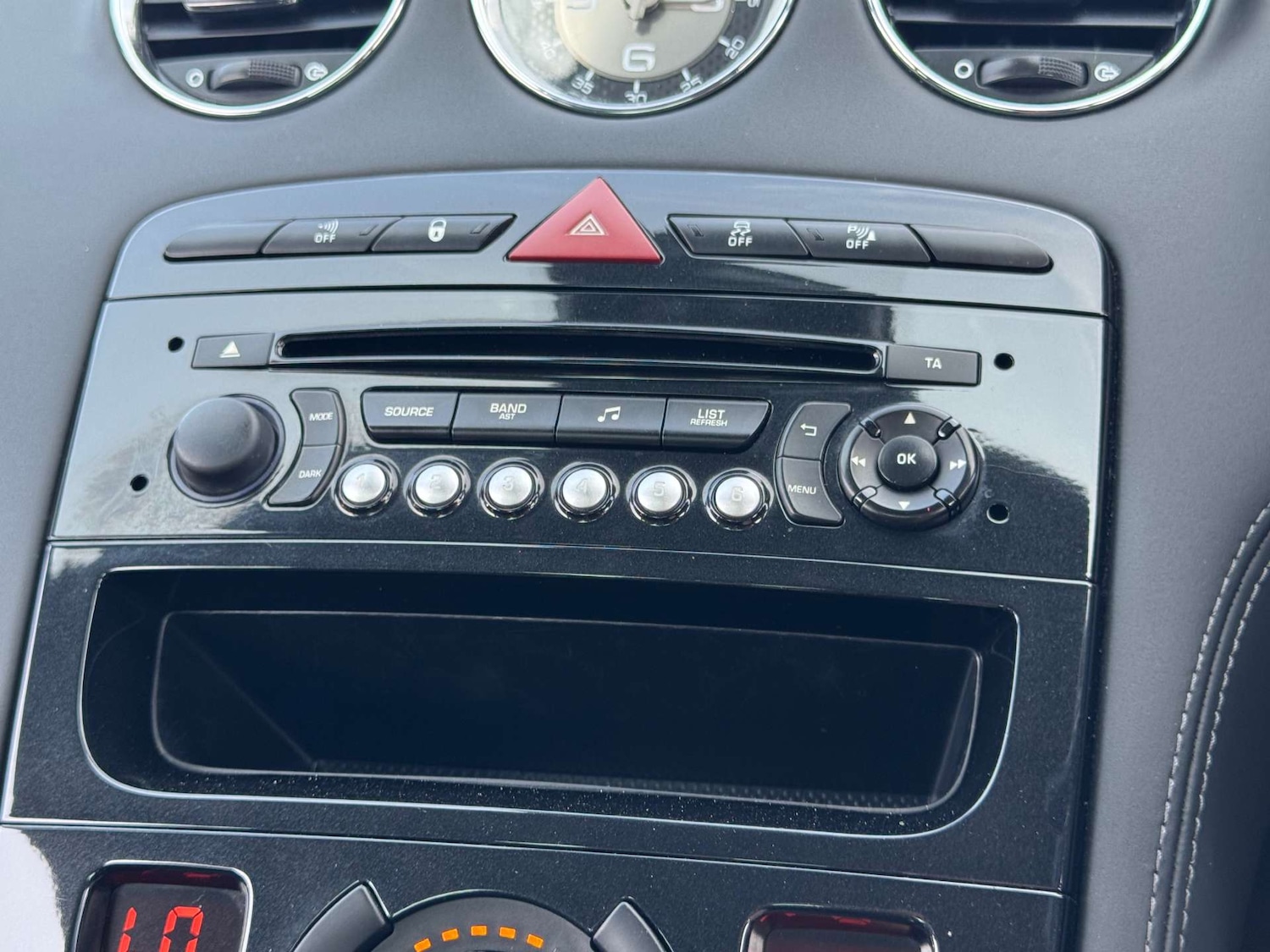 Used Peugeot RCZ 2014 for sale - 76117746: Photo 26