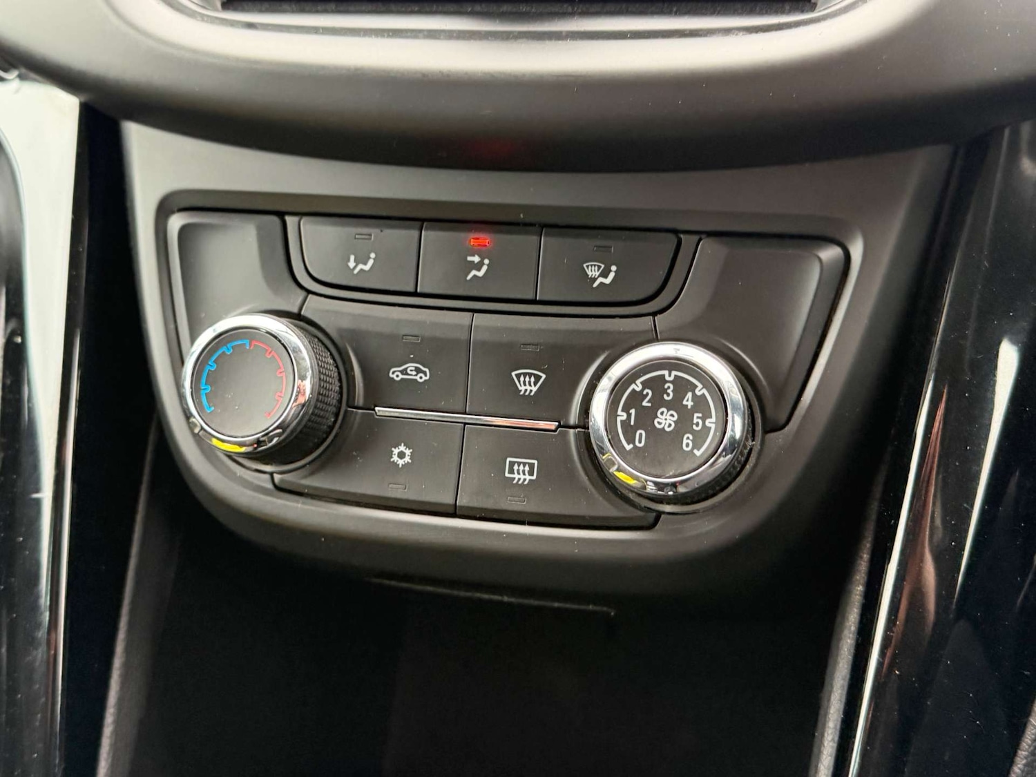 Used Vauxhall Zafira Tourer 2014 for sale - 77641702: Photo 32