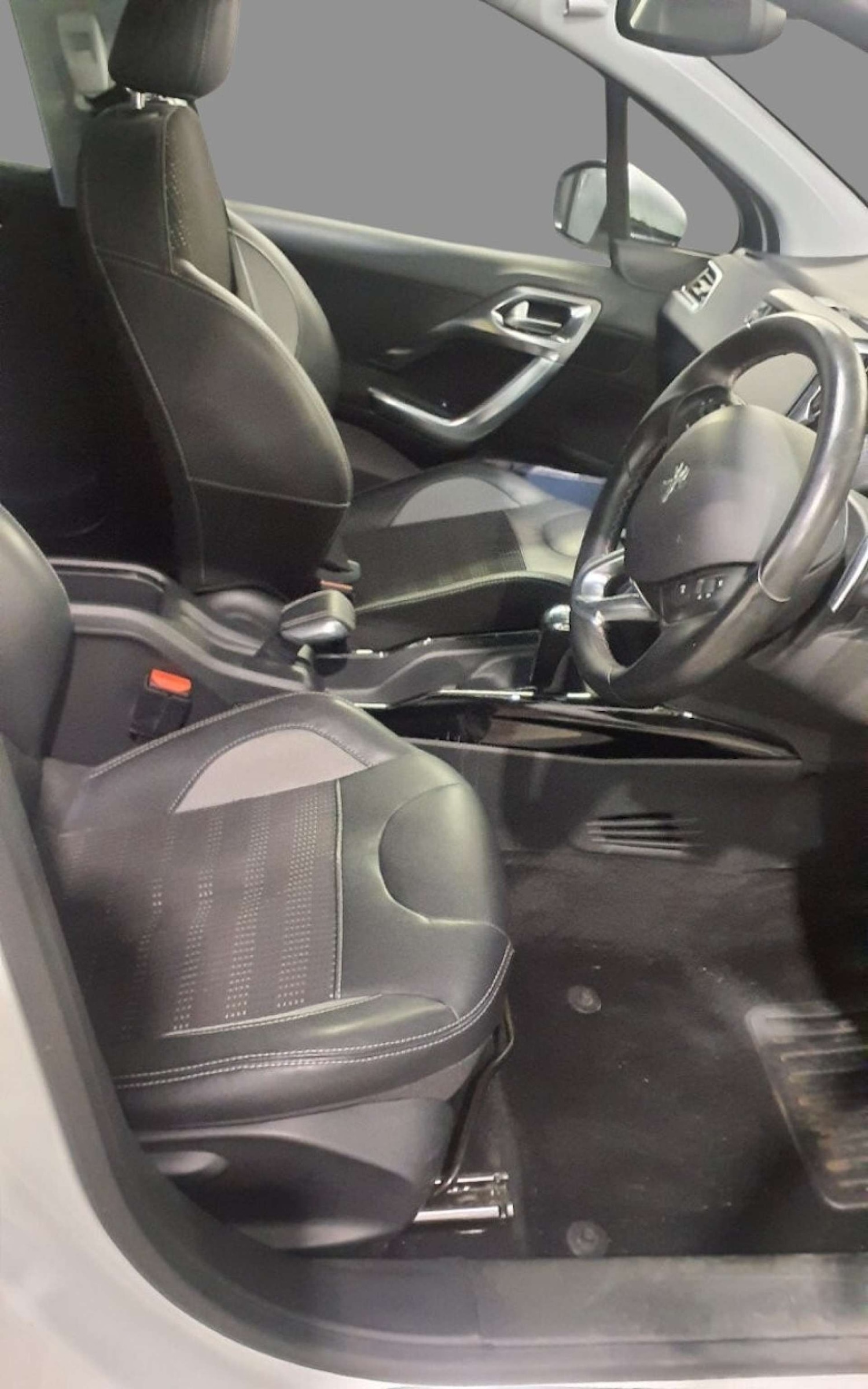 Used Peugeot 2008 2016 for sale - 76556052: Photo 5