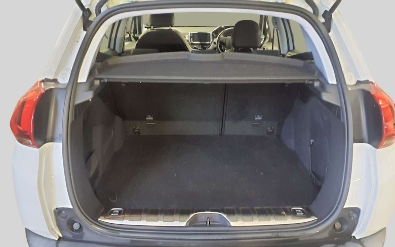 Used Peugeot 2008 2016 for sale - 76556052: Photo 8