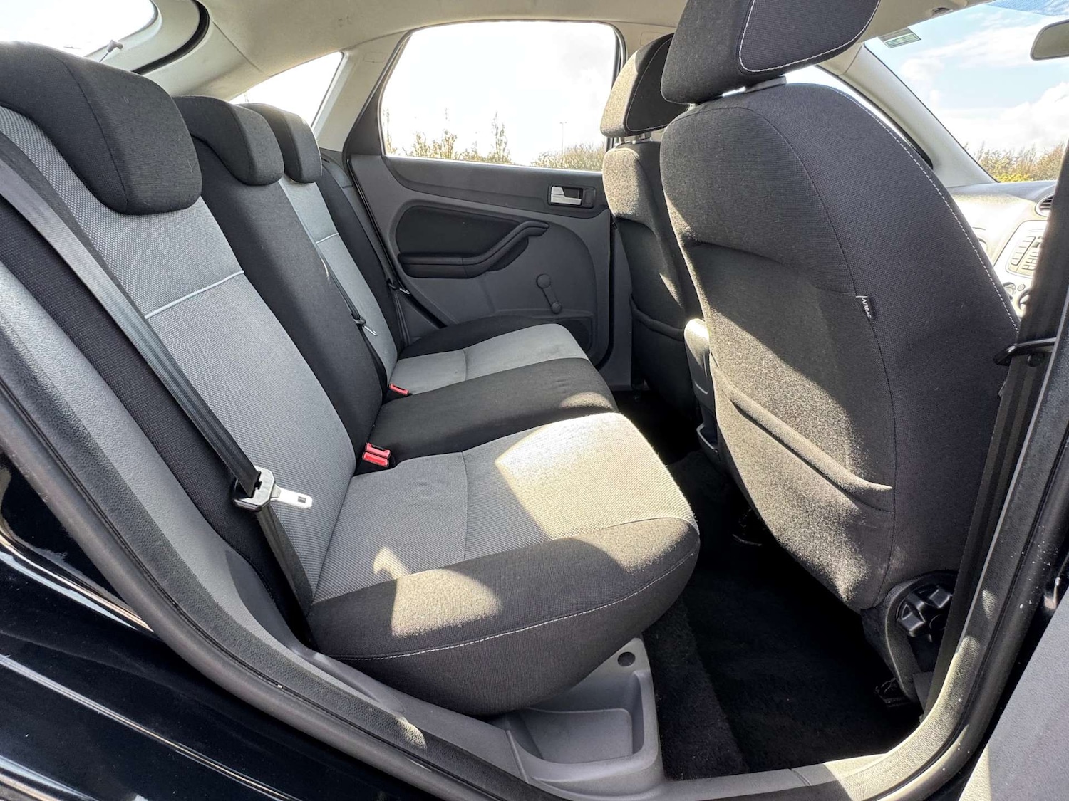 Used Ford Focus 2010 for sale - 76449812: Photo 21