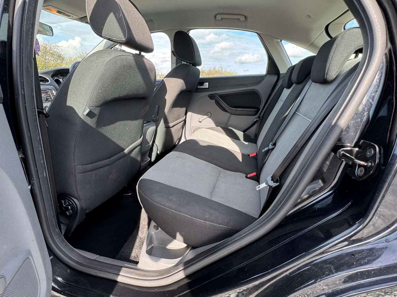 Used Ford Focus 2010 for sale - 76449812: Photo 22