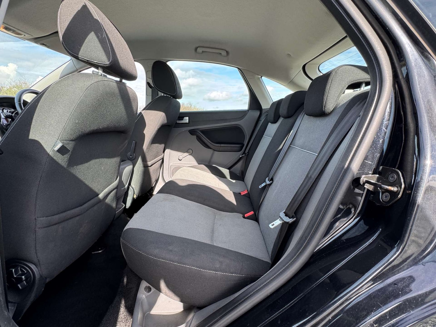 Used Ford Focus 2010 for sale - 76449812: Photo 24