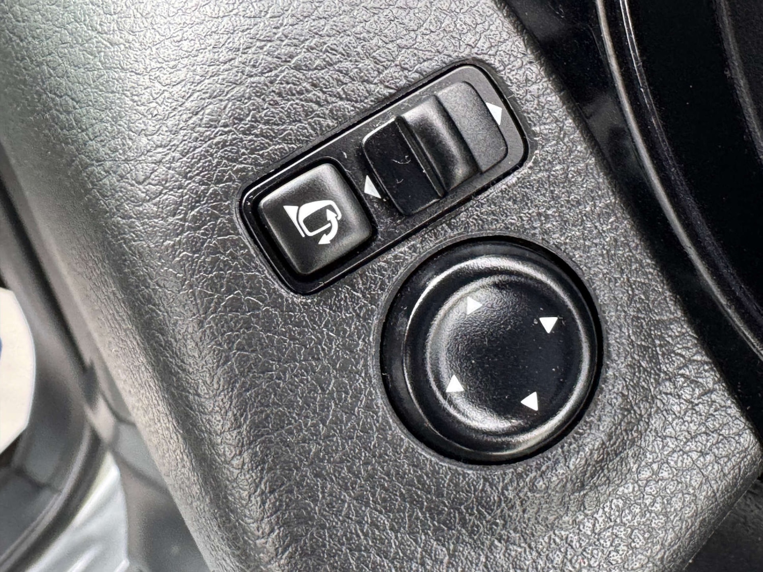 Used Nissan Qashqai 2017 for sale - 77641661: Photo 30